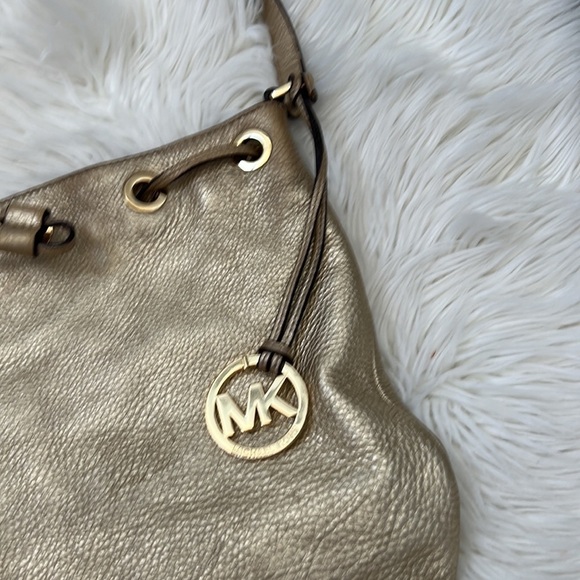 Michael Kors Leather Bucket Shoulder Bag Gold - Picture 7 of 16